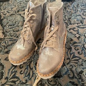 Dolce Vita silver metallic boots